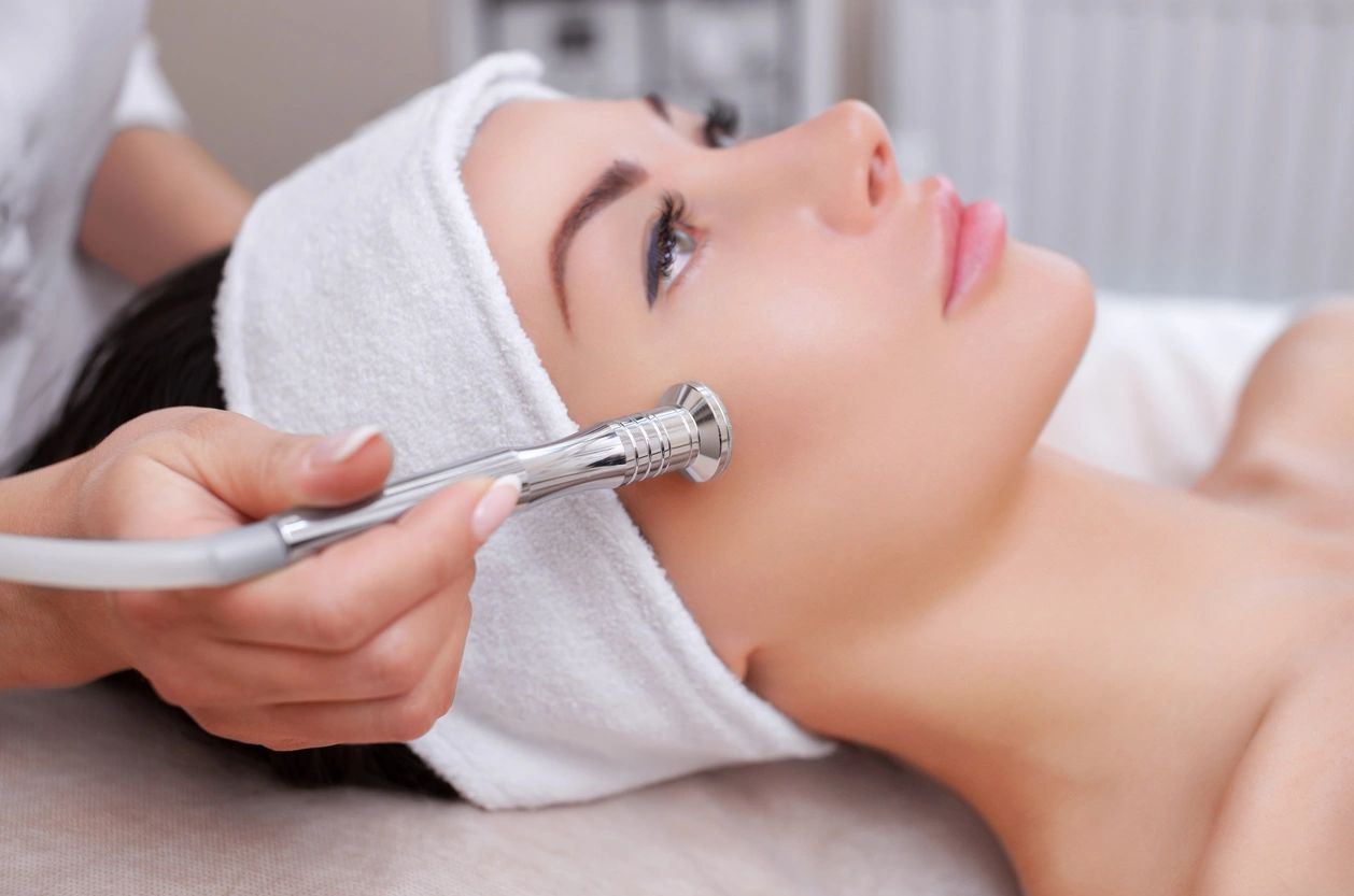 Rivé Nail + Skin Care Spa Rivé Nail + Skin Care Spa